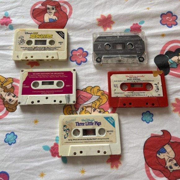VINTAGE CARTOONS CASSETTE TAPE BUNDLE - Picture 1 of 7